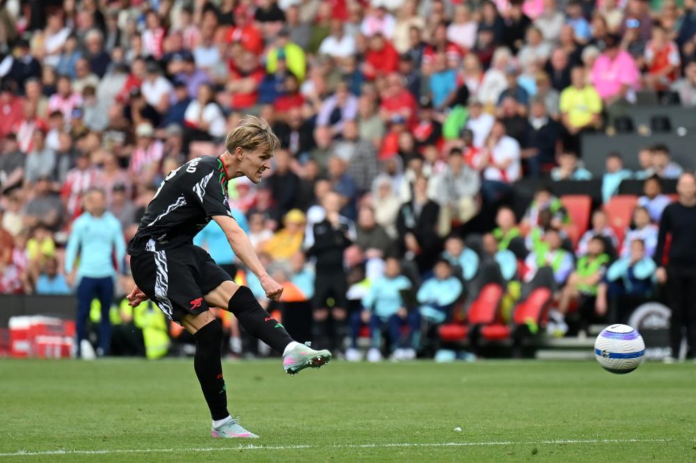 云南玉昆官方：与队长赵宇豪、中国香港球员徐宏杰完成续约