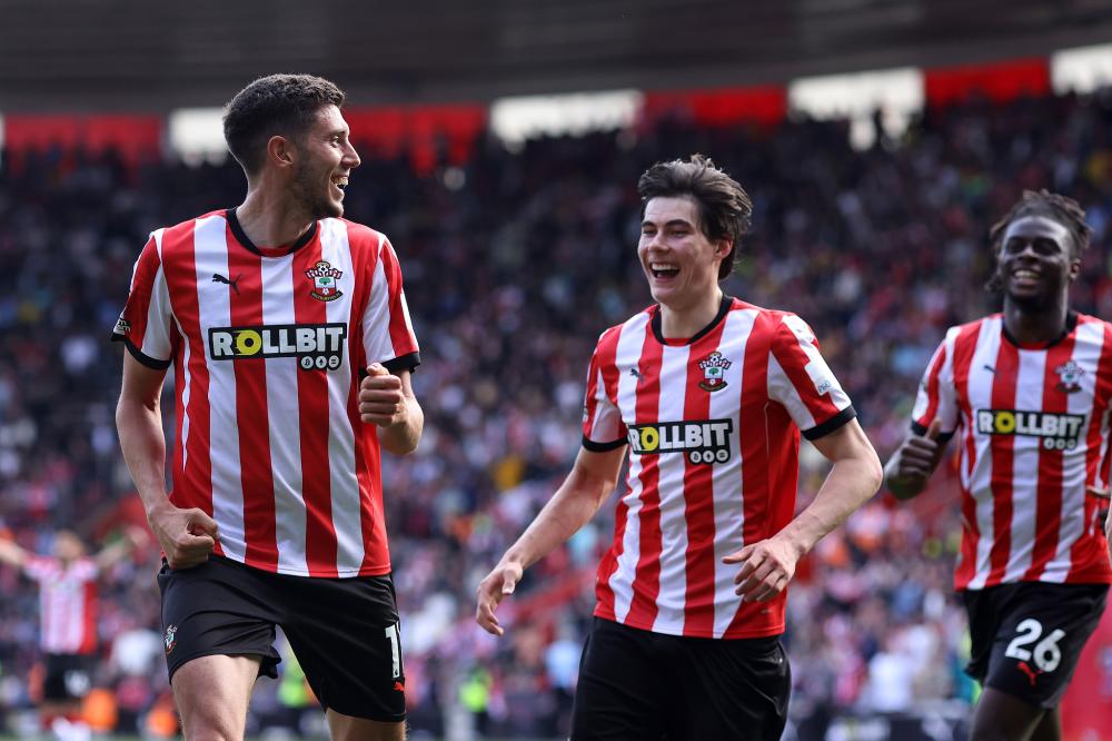 巴西女排3-2险胜日本队，晋级世联赛决赛，与意大利队争夺冠军