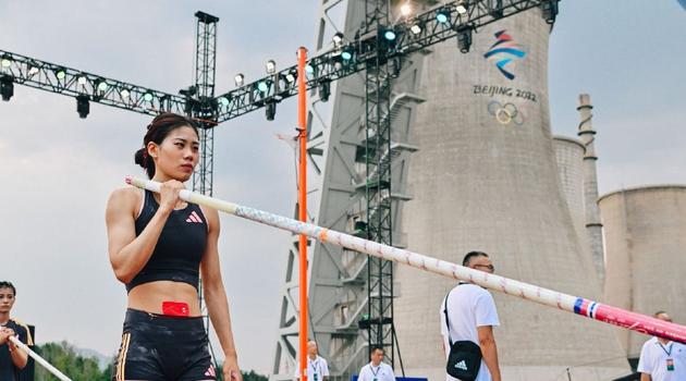 意媒：国米现场考察帕尔马中场贝尔纳韦，考虑让其做恰20替补